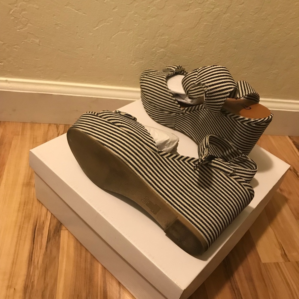 Shoes - Picture 2 of 2